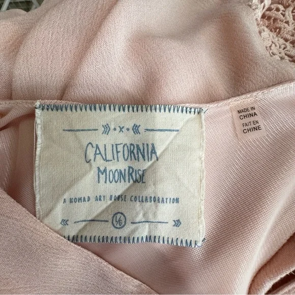 California Moonrise Blush Pink Lace Halter Blouse - Picture 5 of 7